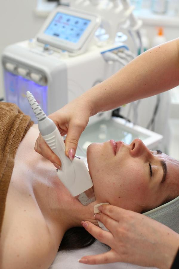 Amelia Zdroj Medical & Spa イボニチ・ズドルイ エクステリア 写真